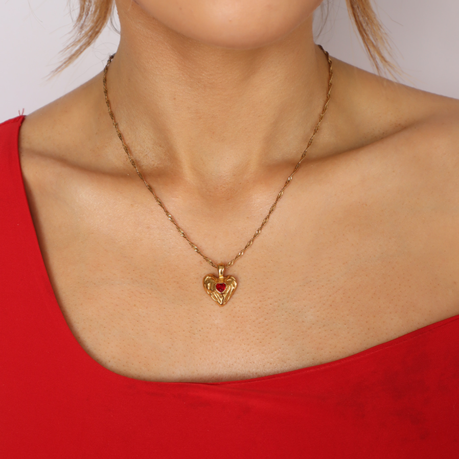 Amour Necklace